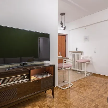 Stylish Luxury Apartment At Ampelokipi Metro Station-3